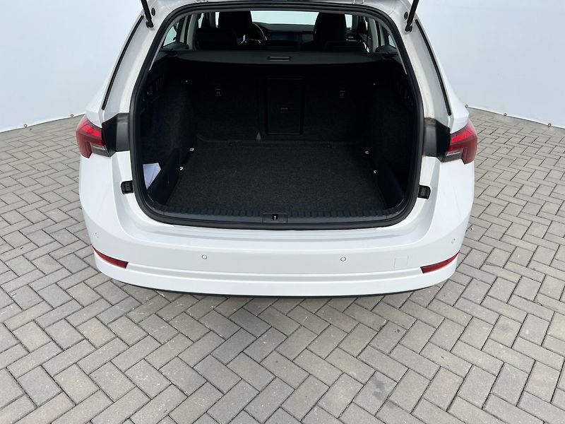 Škoda Octavia (2021) Com. 1.5TSi Style+! ČR! 1.maj. - fotka 10 z 39