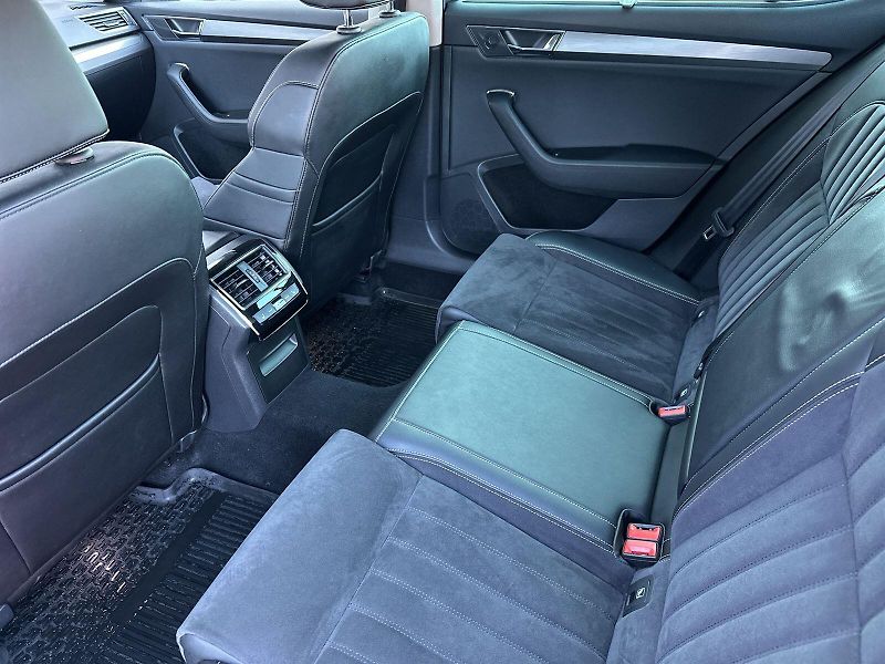 Škoda Superb (2022) 1.5 TSI DSG Style + - fotka 8 z 36