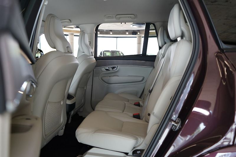 Volvo XC90 B5 PLUS Dark, Vzduch, 360° - fotka 47 z 53