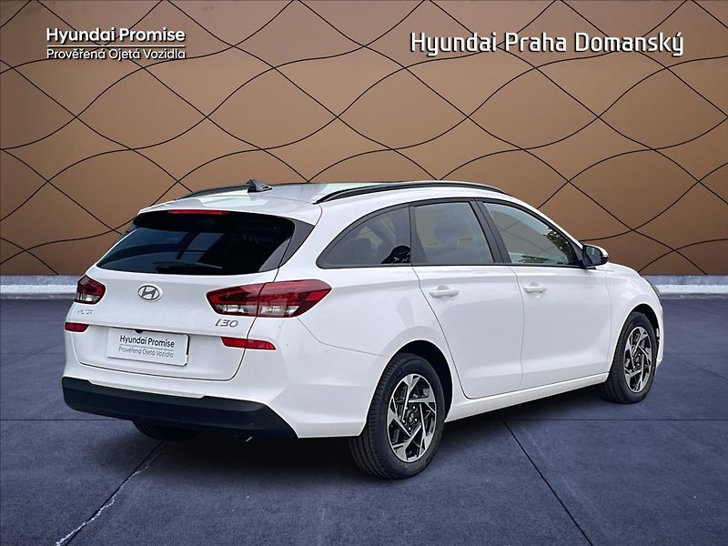 Hyundai i30 1,0   DCT,FAMILY - fotka 7 z 10