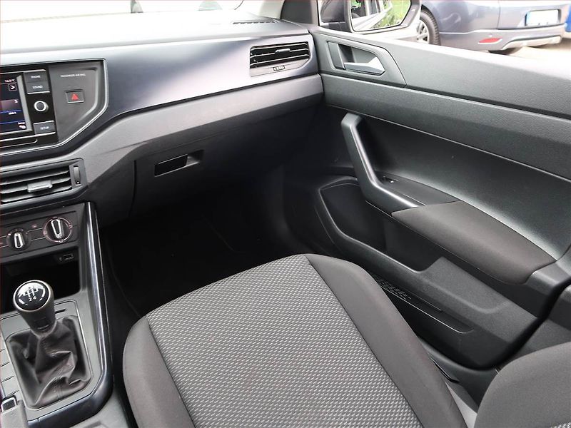 Volkswagen Polo (2019) 1.0 - fotka 8 z 16