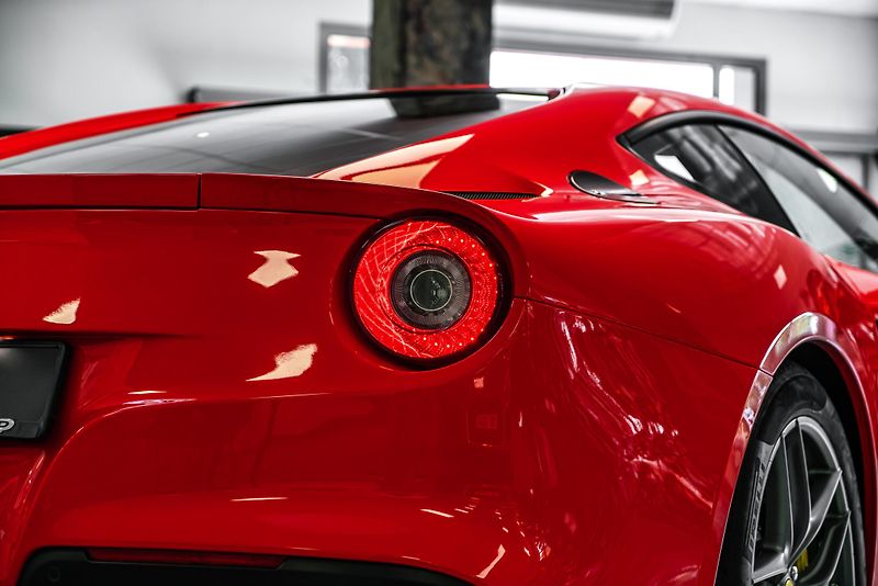 Ferrari F12 Berlinetta ZÁRUKA/KARBON/LIFT/KAMERA - fotka 9 z 25