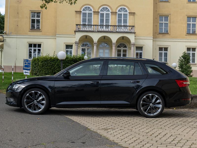 Škoda Superb 1.4 TSI DAB 19 Tažné - fotka 4 z 35