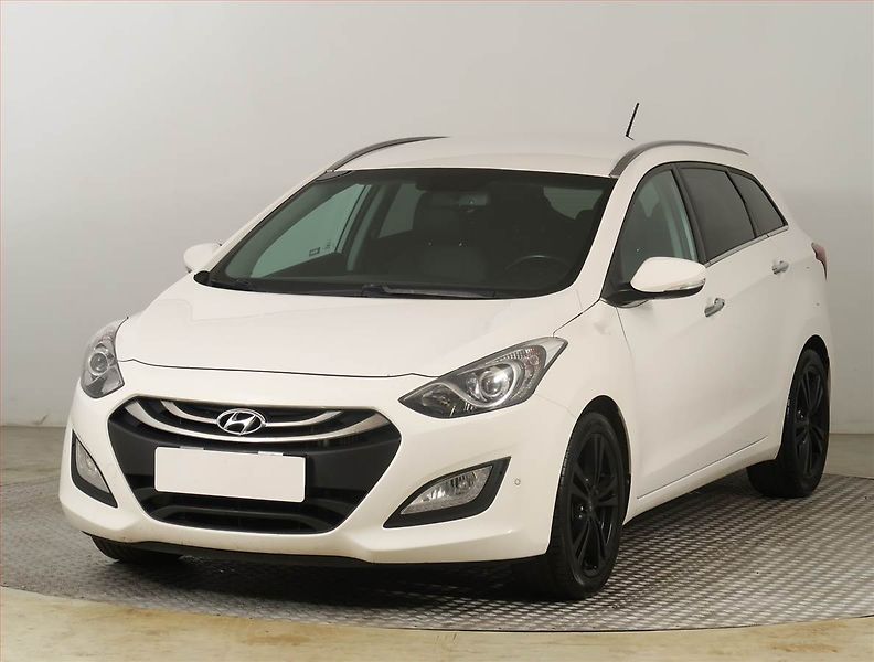 Hyundai i30 (2014) 1.6 CRDi, nová STK, udržované - fotka 2 z 17