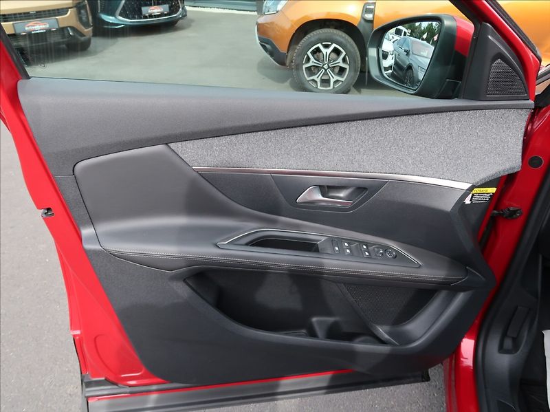 Peugeot 3008 1,2 PT,96kW,ALLURE,NovéČR,navi - fotka 21 z 26
