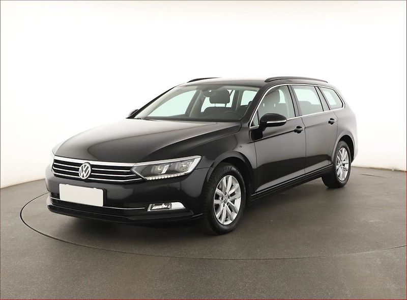 Volkswagen Passat (2016) Comfortline 2.0 TDI, Automat - fotka 2 z 18