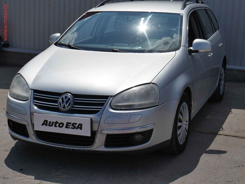 Volkswagen Golf (2009) 1.9 TDi, ČR, AC, výhřev sed - fotka 3 z 15
