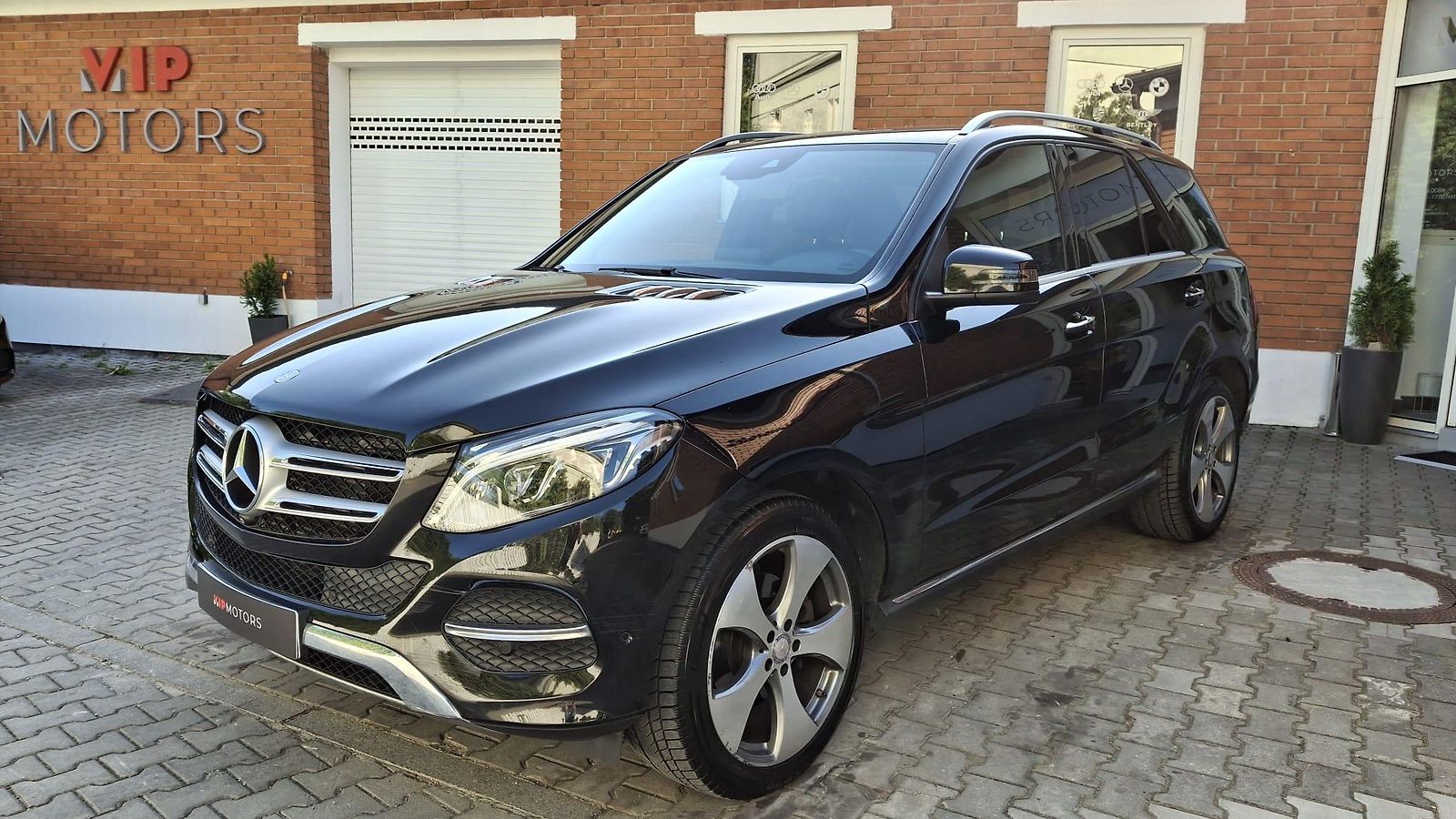 Mercedes-Benz GLE 350D-4M-MASÁŽE-TAŽNÝ-LCD-ČR