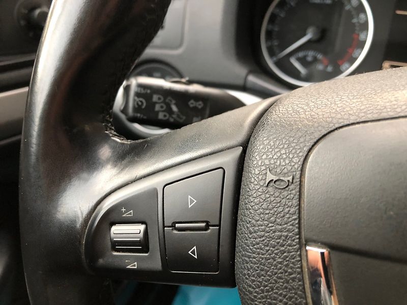 Škoda Octavia (2012) 1.6 TDi, 4x4, navigace - fotka 20 z 31