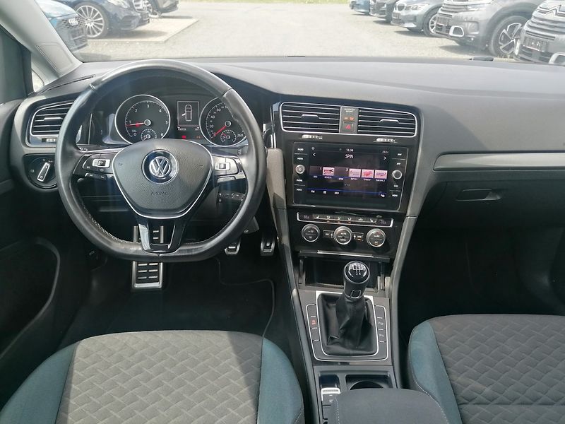 Volkswagen Golf (2020) 1.6 TDi IQ.Drive LED,ACC - fotka 8 z 32