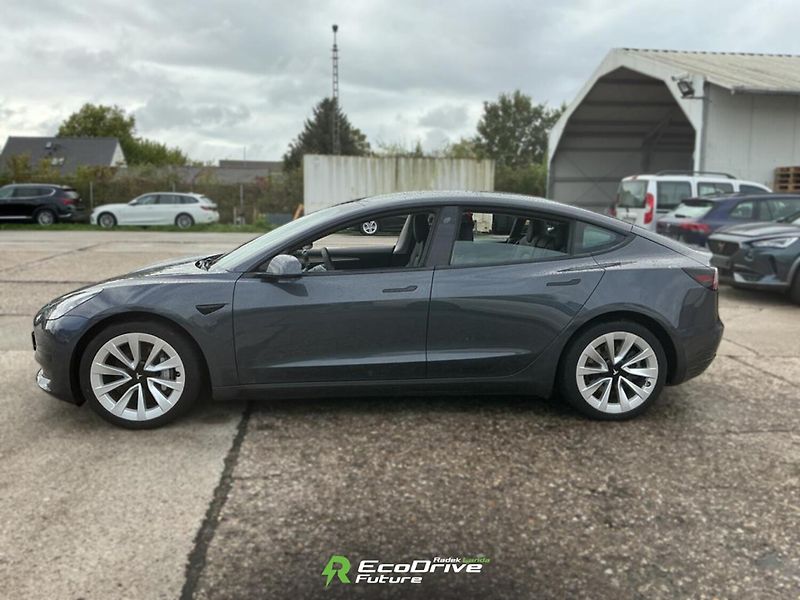 Tesla Model 3 (2022) AMD Ryzen, Grok | SOH 93 % - fotka 8 z 12