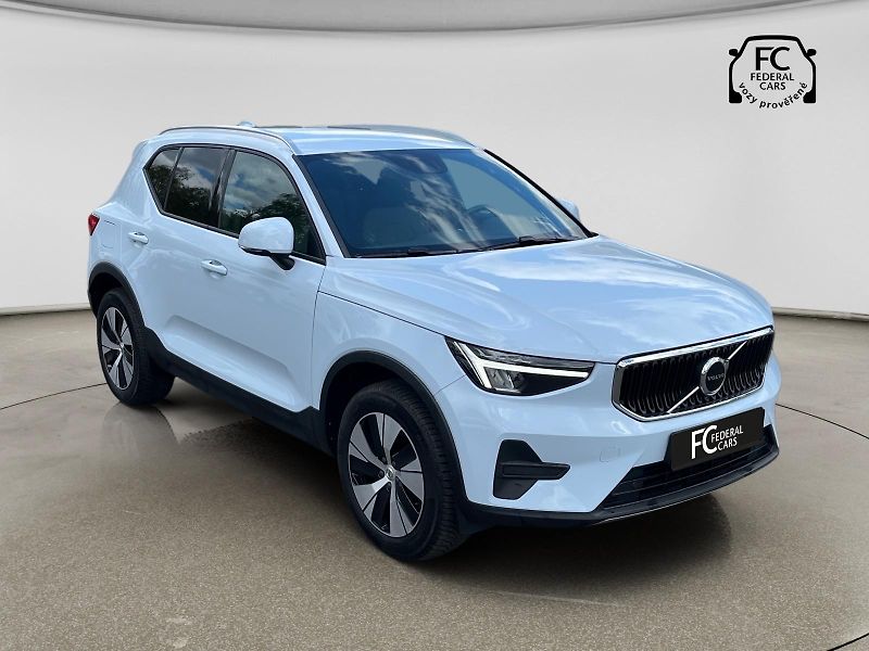 Volvo XC40 FWD T2 Core - fotka 10 z 44