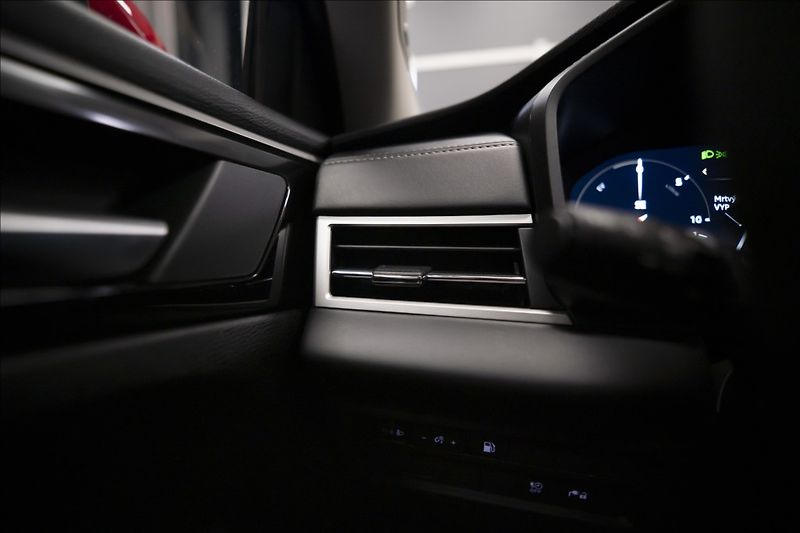 Mitsubishi Outlander 2,4 PHEV INVITE 1728 KM 2x ALU - fotka 36 z 44