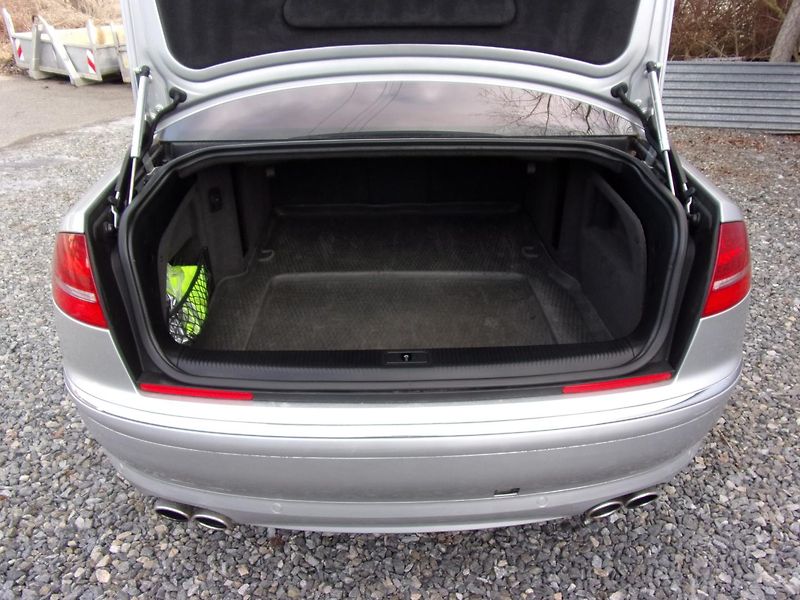 Audi S8 5.2V10 331kW CERAMIC  TOP CENA - fotka 17 z 25