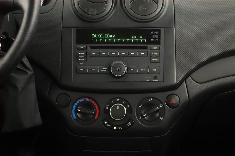 Chevrolet Aveo (2011) 1.2 i 16V, nová STK - fotka 11 z 12
