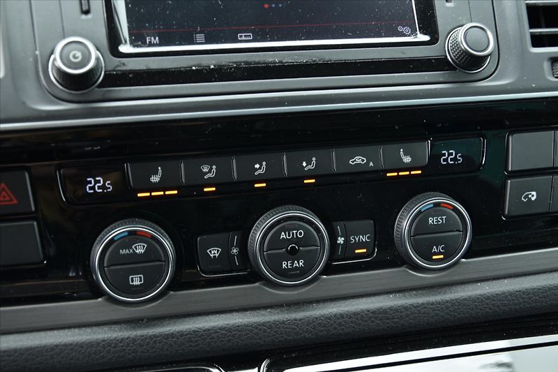Volkswagen Multivan 2.0 TDI 110kW TAŽNÉ ZAŘ. ČR - fotka 23 z 30