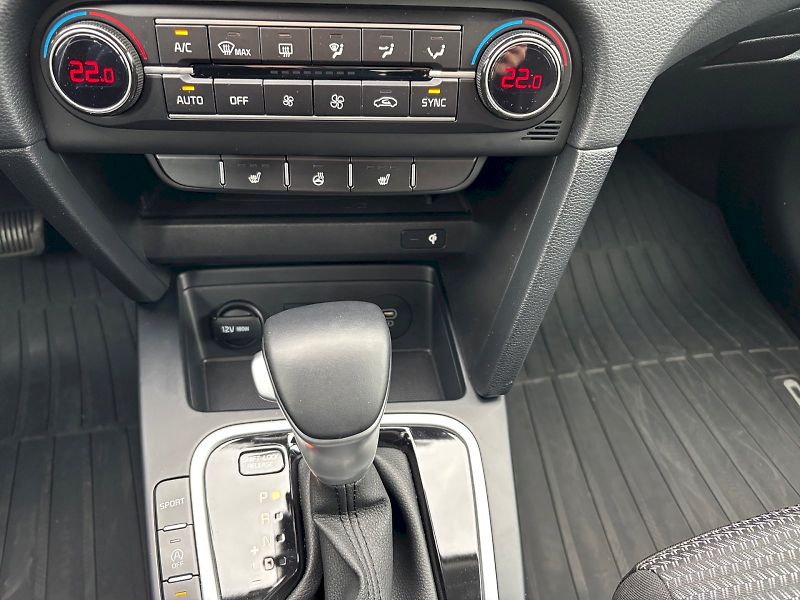 Kia Ceed (2025) 1.5 T-GDi TOP 7DCT - fotka 21 z 30