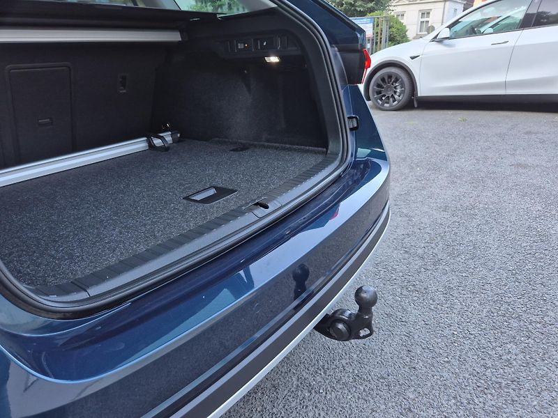 Škoda Octavia Combi Scout TDi 147kw DSG 4x4 - fotka 44 z 49