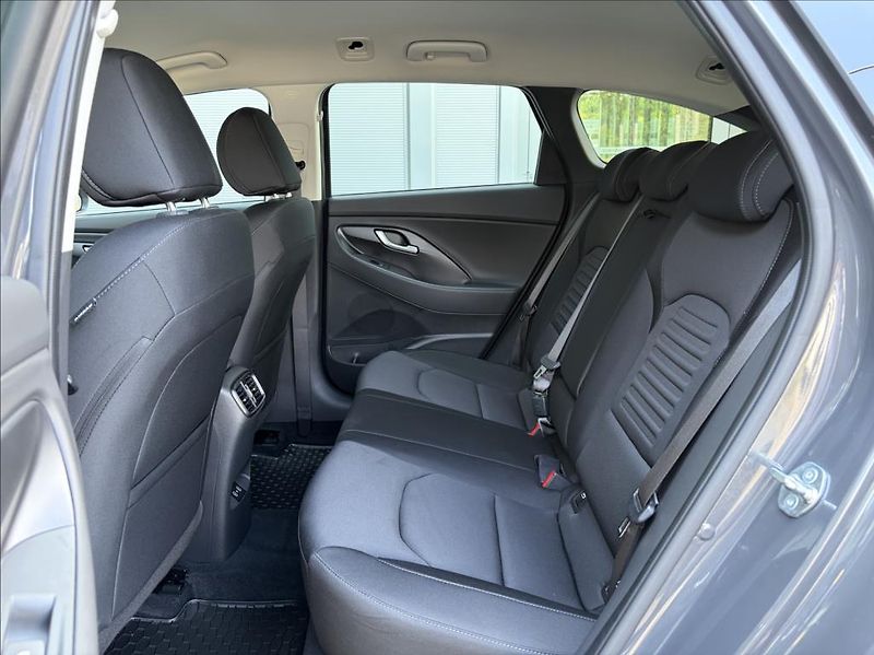 Hyundai i30 1,0 T-GDI DCT  WG FL Style - fotka 10 z 25