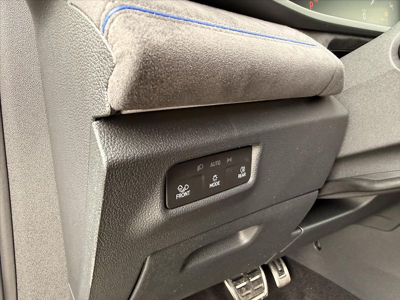 Volkswagen Tayron (2025) 1,5 TSI 150kW eHybrid  R-Line - fotka 15 z 21