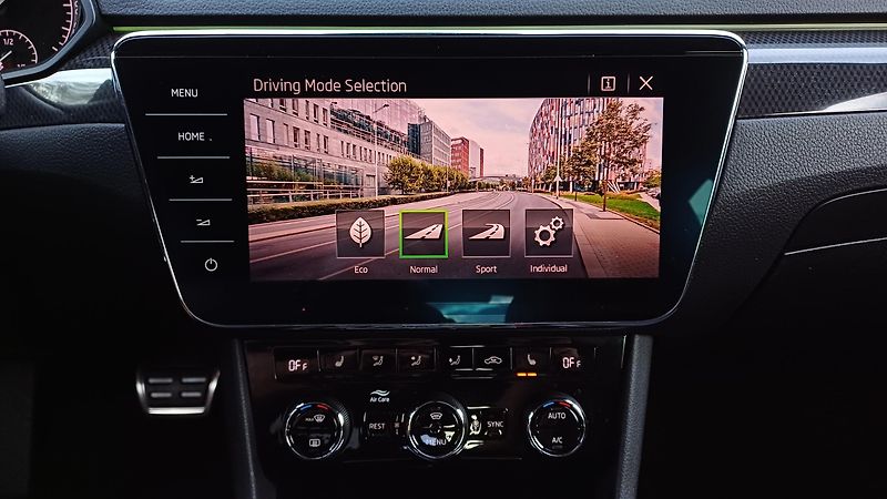 Škoda Superb 140kW TDI 4x4 SPORTLINE - fotka 31 z 47