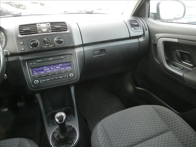 Škoda Fabia 1,2 TSi, 2 x kola, po servise - fotka 21 z 45