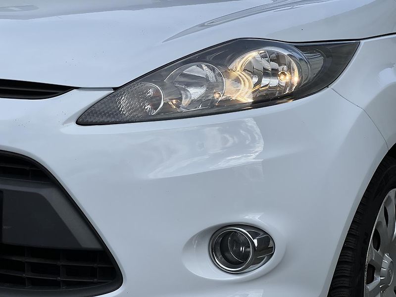 Ford Fiesta 1.25i  ZÁMEK Ř.P. PŮVOD ČR - fotka 33 z 37