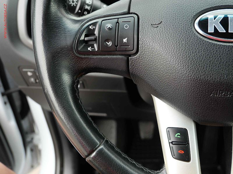 Kia Sportage (2013) 1.6 GDi, ČR - fotka 12 z 21
