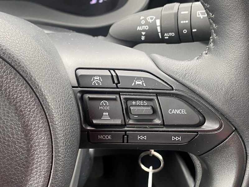 Toyota Yaris 1.5HEV, ČR, Style, DPH - fotka 17 z 30