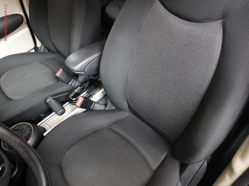 Mini Countryman (2012) 1.6i, ČR, AT, AC - fotka 9 z 17