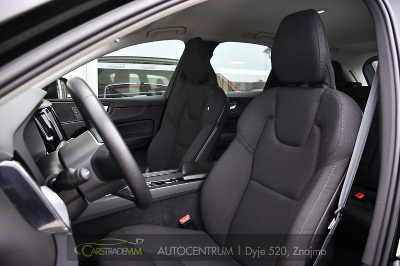 Volvo XC60 B4 AWD mHEV - fotka 11 z 44
