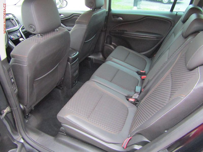 Opel Zafira (2017) 1.6CDTi, Navi, AC - fotka 10 z 19