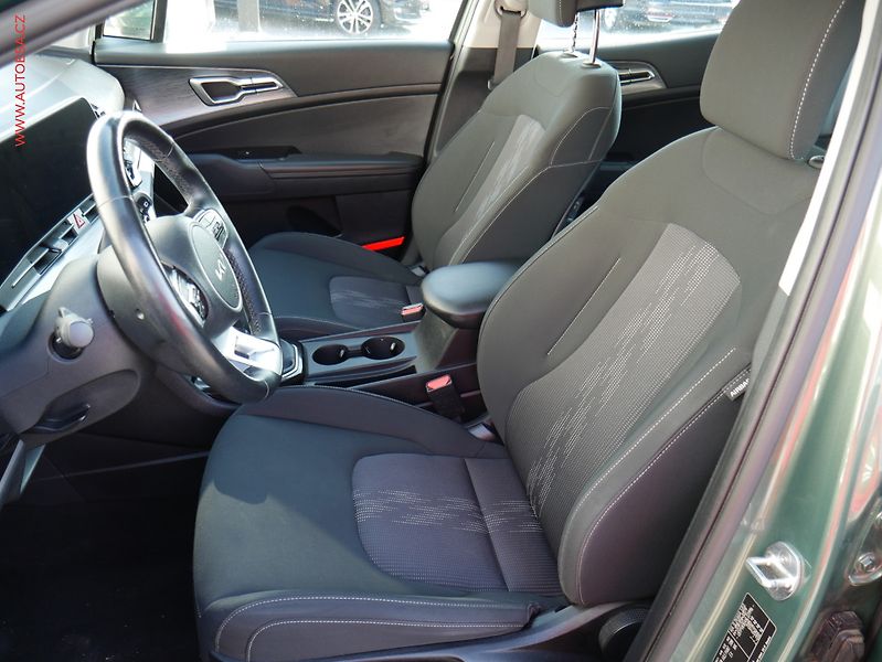 Kia Sportage (2022) 1.6 T-GDi, ČR, Exclusive, - fotka 9 z 18