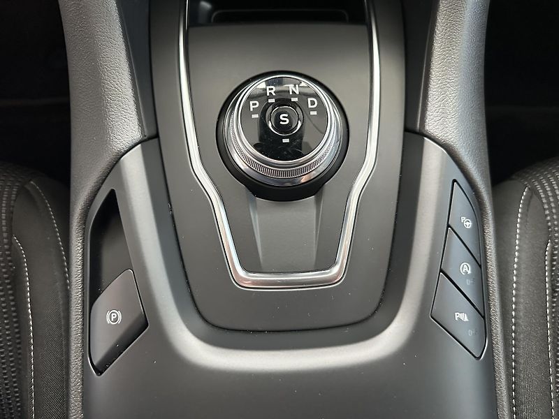 Ford Mondeo Titanium 2.0 EcoBlue 150k aut. - fotka 27 z 30