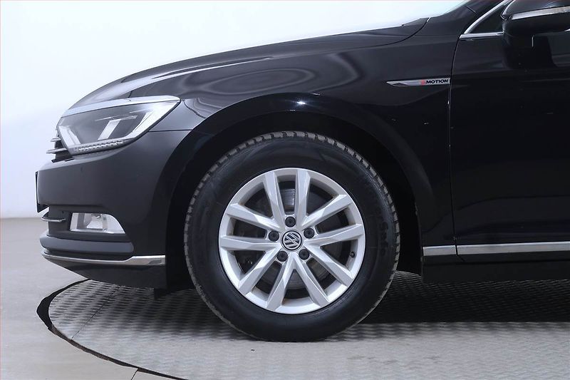 Volkswagen Passat (2017) 2.0 TDI, 4X4, Automat - fotka 15 z 25