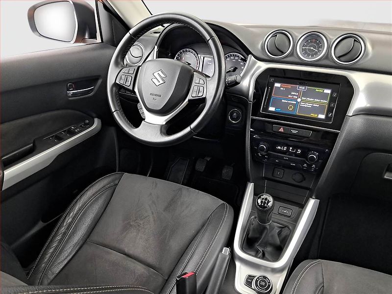 Suzuki Vitara (2015) 1.6 VVT, 4X4, ČR,1.maj - fotka 7 z 21