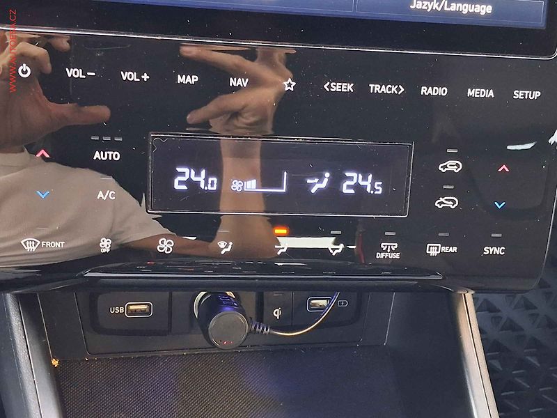 Hyundai Tucson (2022) 1.6 T-GDi 4x4, ČR, AT, LED - fotka 17 z 21