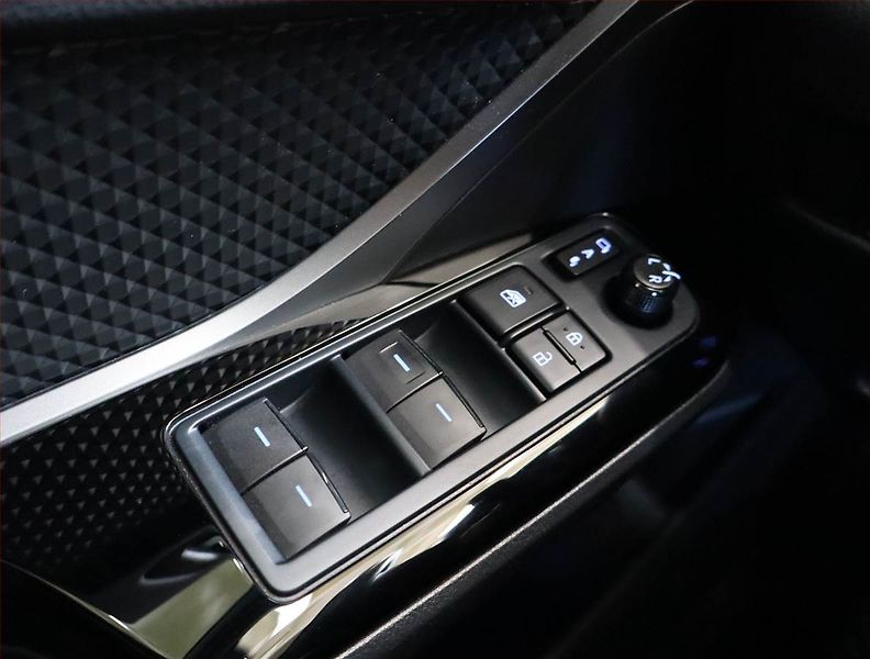 Toyota C-HR (2022) GR Sport 2.0 Hybrid - fotka 25 z 26