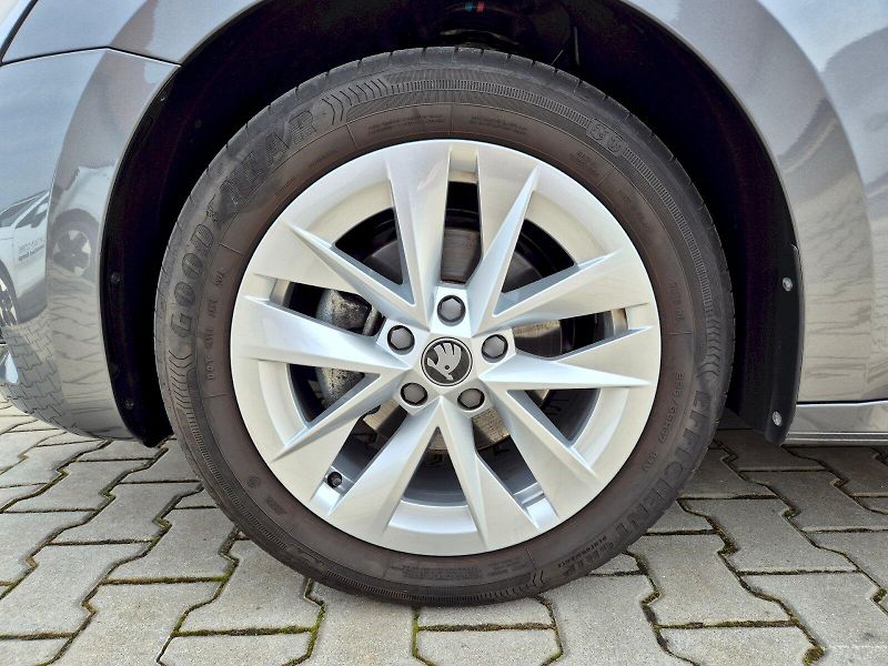 Škoda Octavia (2025) Selection 1.5TSi 110kW 6°manuá - fotka 30 z 30
