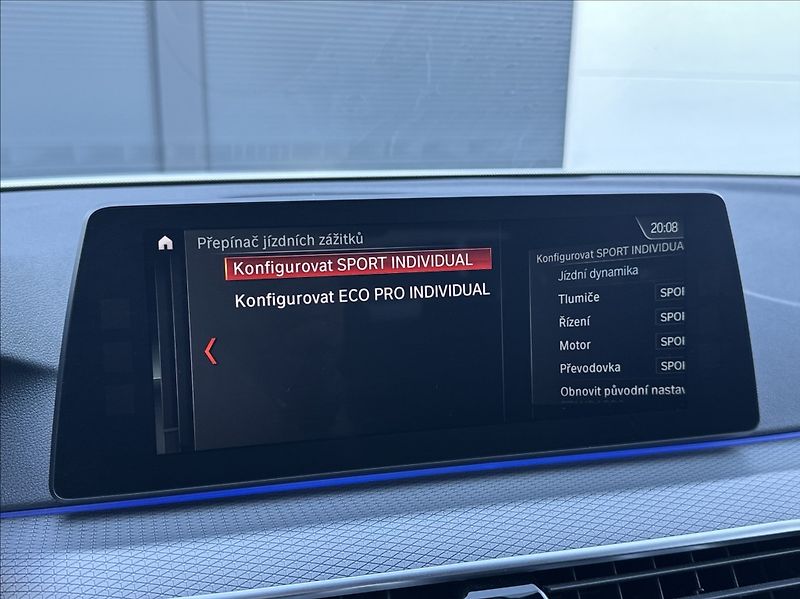 BMW Řada 5 3,0 530d 265PS  M Performance - fotka 36 z 54