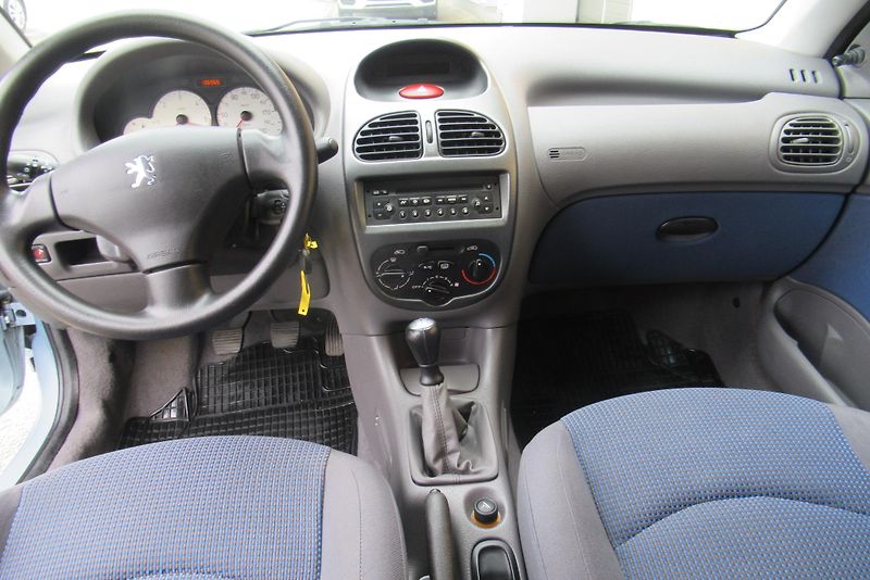 Peugeot 206 1.4 HDi KLIMA TOP STAV! - fotka 10 z 21