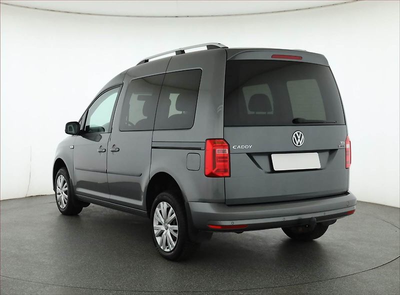 Volkswagen Caddy (2017) 2.0 TDI, 5Míst - fotka 4 z 16