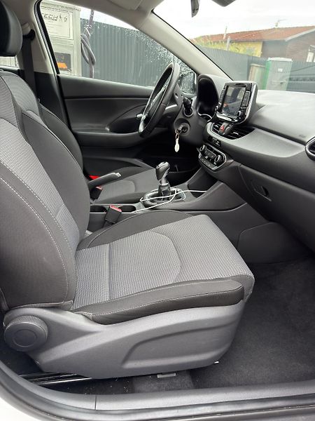 Hyundai i30 (2021) Hyundai i30 1.0 T-GDI 88 kW - fotka 15 z 18