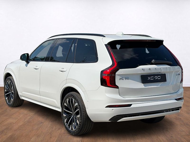 Volvo XC90 (2026) PLUS B5, Head up, Panorama, VZ - fotka 3 z 25