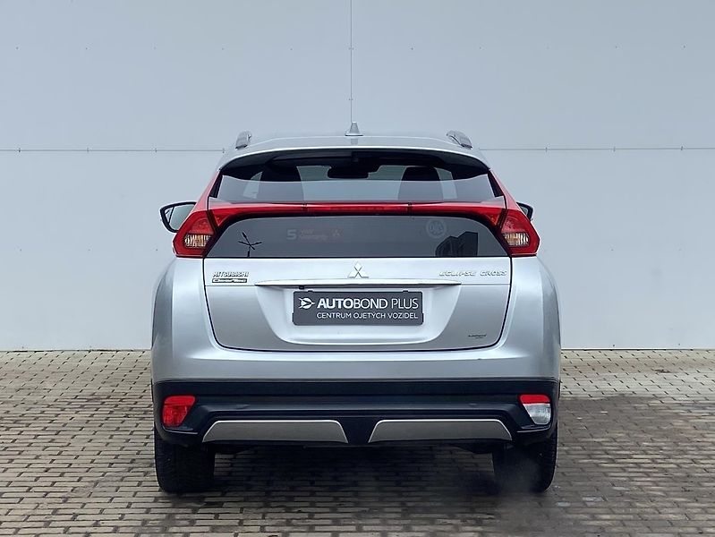 Mitsubishi Eclipse Cross 1.5 T-MIVEC 120kW Intense - fotka 9 z 21