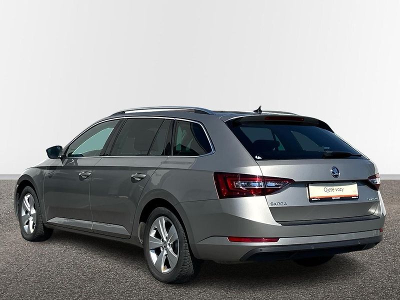 Škoda Superb STYLE - fotka 15 z 27