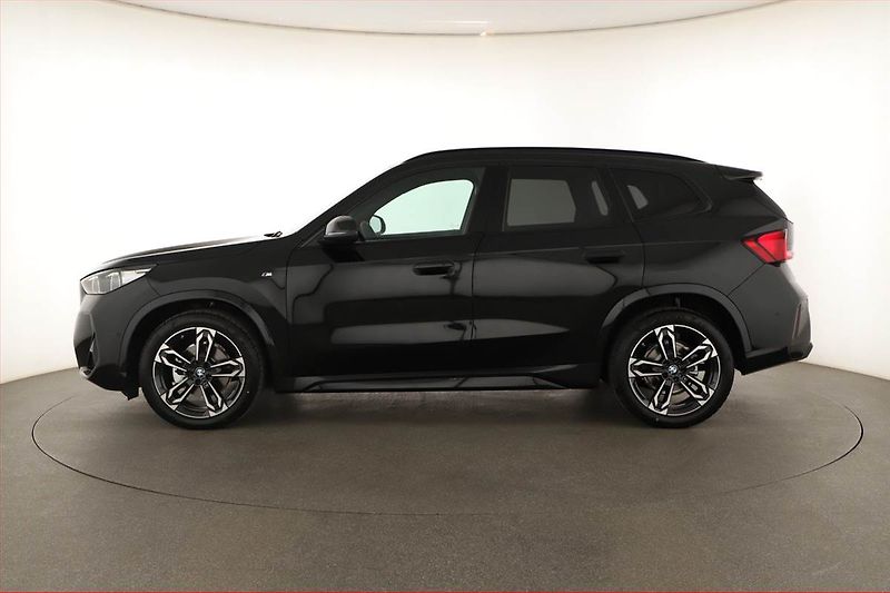 BMW X1 (2025) sDrive18i, Výhřev, Navi - fotka 3 z 25