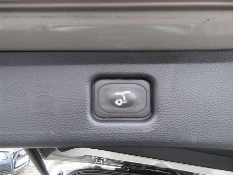 Ford S-MAX 2,0 TDCi 132Kw, 4x4, 7míst, No - fotka 28 z 34