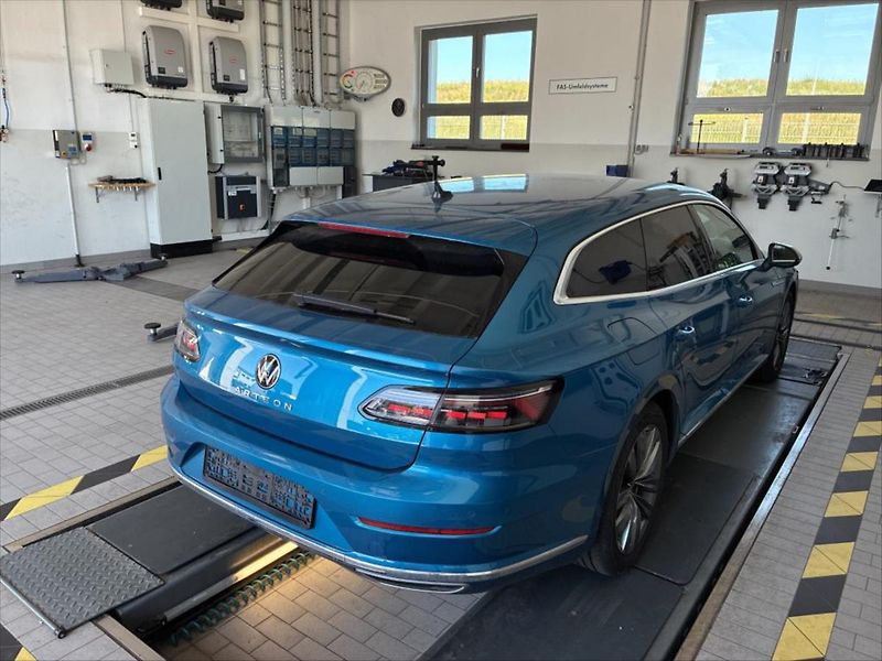 Volkswagen Arteon 2,0 TSI 140 KW KAMERA 360 - fotka 5 z 9