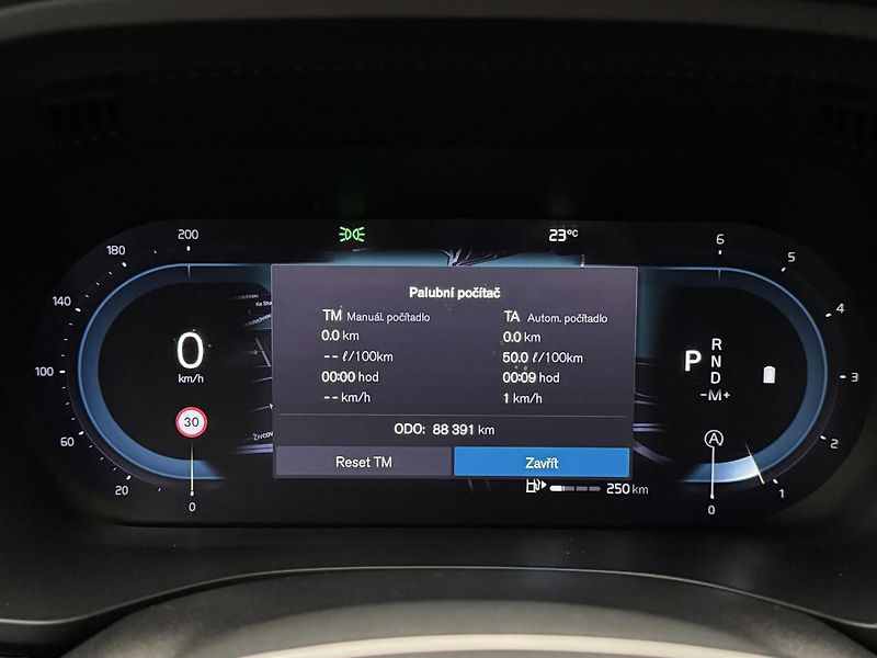 Volvo XC60 B4 AWD BRIGHT PLUS AUT - fotka 25 z 40